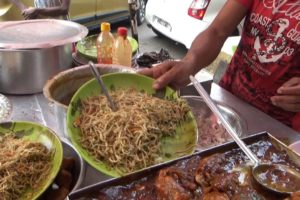 Chili Chicken (10 rs per piece ) & Noodles | Tasty Chinese Street Food in Kolkata