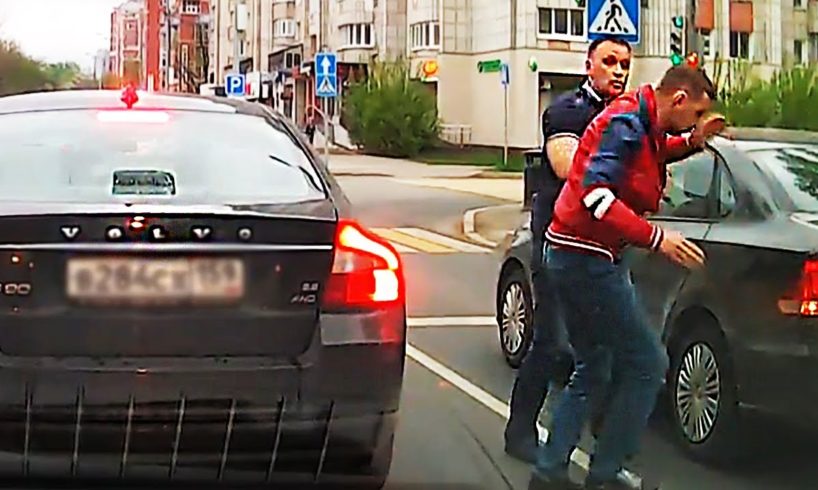 Most Idiot Drivers on Dashcam - Stupid City Racers in Traffic & Road Rage 2017 #594
