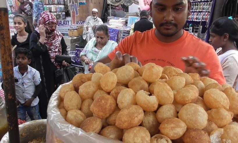 Expert Guy Selling Panipuri - 6 Piece @ 10 rs with 7 Types Water Flavor - Street Food Lucknow