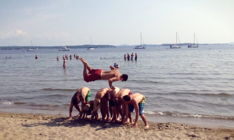 People are Awesome: Frontflip over 6 people at the beach!