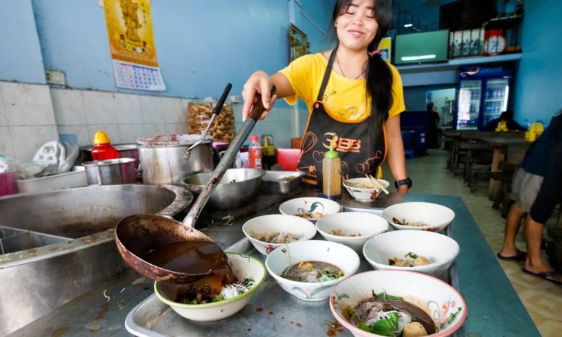 Top 5 Thai STREET FOOD Noodle Dishes to Try in Bangkok, Thailand - with Mike Chen!