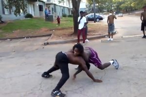 East Atlanta hood fight #worldstar #Reef #DBE #UpGang #13