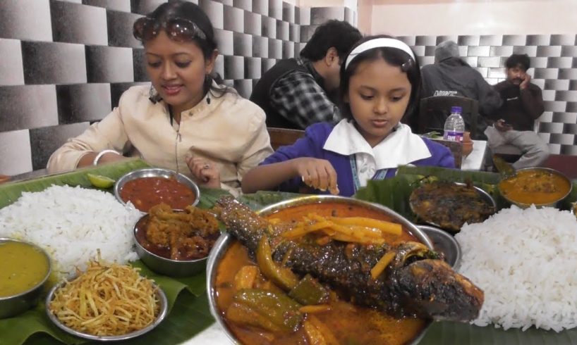 Enjoying Lunch - Swadhin Bharat Hindu Hotel - Rice with Tangra Fish -Fish Egg Fry -Best Bengali Food