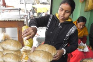 Hard Working Bhabi JI ki Dal Puri - 5 rs per piece only - Indian Street Food