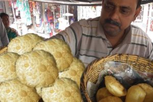 Naru Da Ka Dal Puri - 2 Piece with Curry @ 10 rs Only - Indian Street Food Berhampore West Bengal