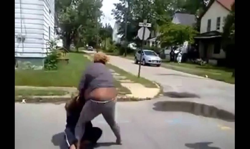 Why You Should Love  A Fat Ass Fight In The Hood