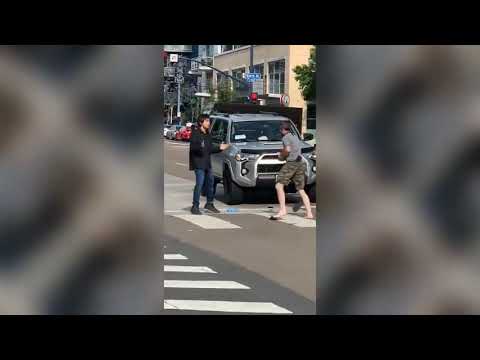 Asian boxer KO's White Idiot in San Diego Street fight - Breakdown