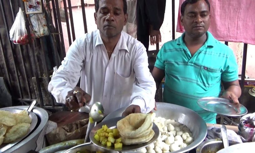 Sabse Sasta & Sabse Achha Street Food | 4 Piece Green Peas Kochuri 25 Rs Plate | Indian Street Food