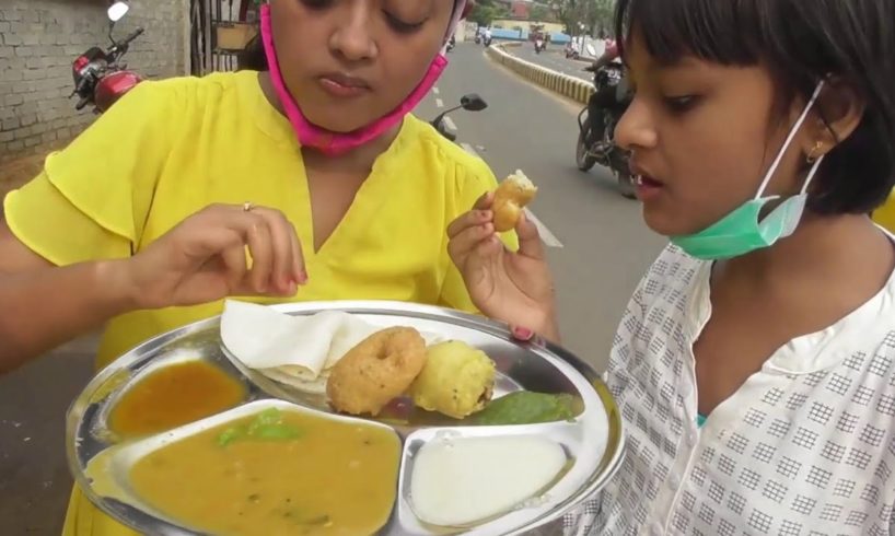 Street Breakfast ( Chakuli ) | Puri Odisha Street Food | Indian Food Loves You