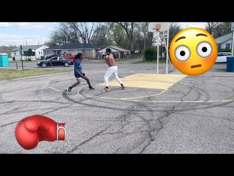 Funny Hood Fight !😂🥊