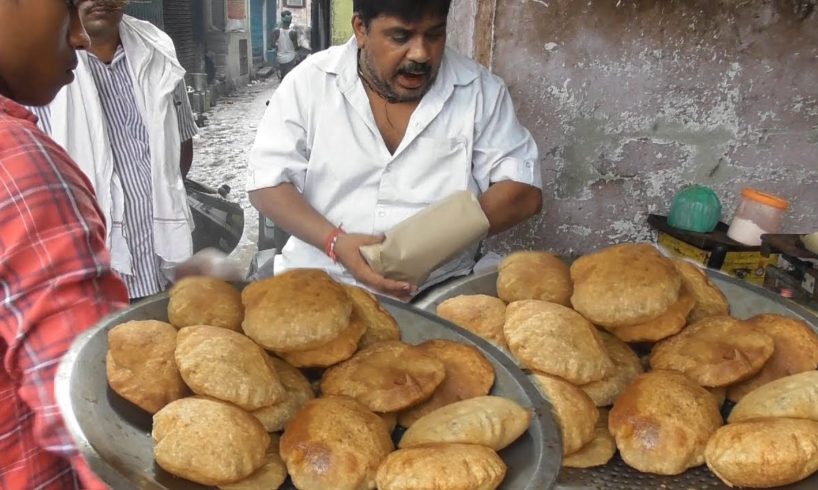 It's A Breakfast Time in Varanasi | 4 Piece Kachori with Kabuli Chana @ 28 rs