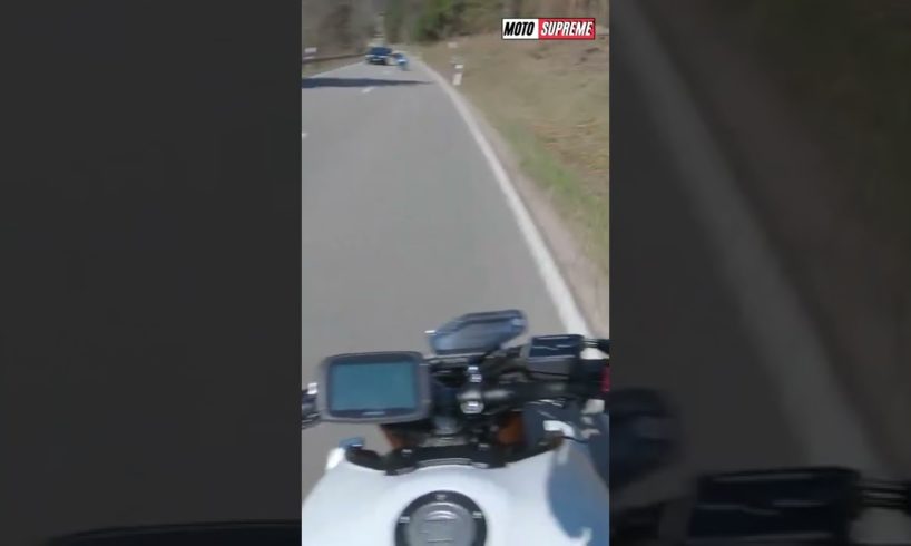 Near to death captured !    #shorts #motorcycle #biker