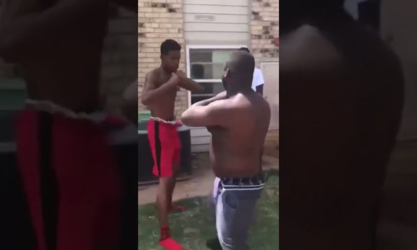 HOOD FIGHT WHO WON? #fighting #kingvon #charlestonwhite #fistfight #drama #wow