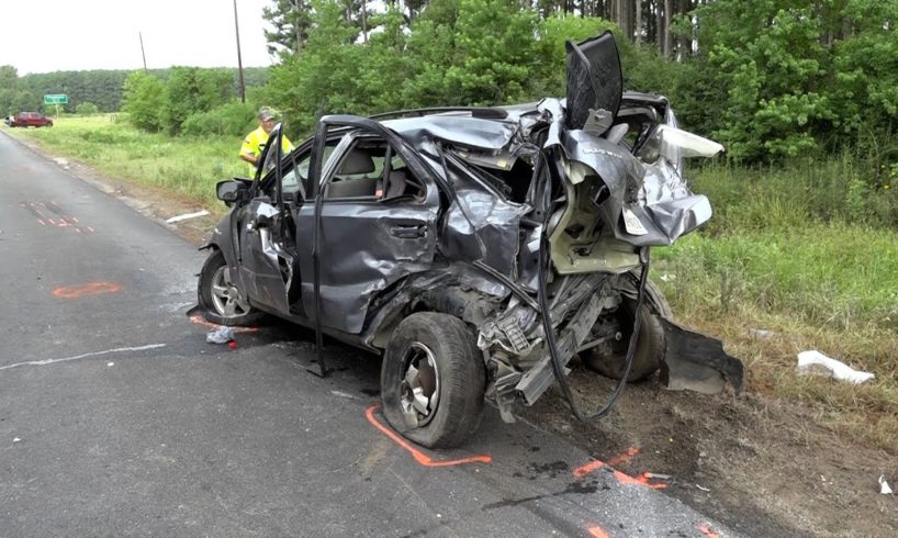 082222 MOTHER KILLED TWO CHILDREN EJECTED AFTER CAR HITS TWO 18 WHEELERS