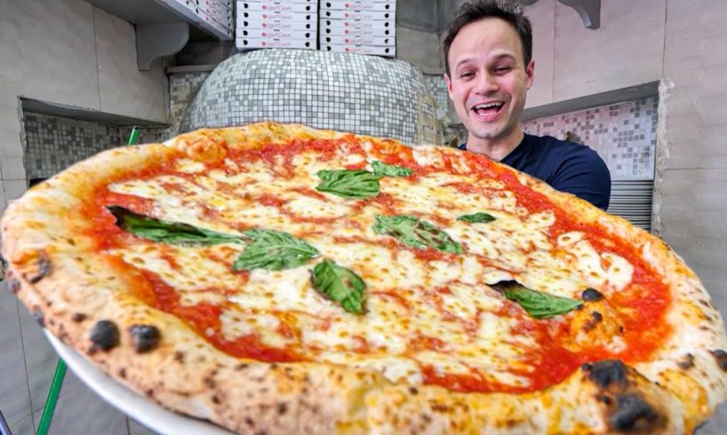 Most EXTREME Street Food in Italy - The ULTIMATE Street Food Tour of Naples w @CulinaryBackstreets !