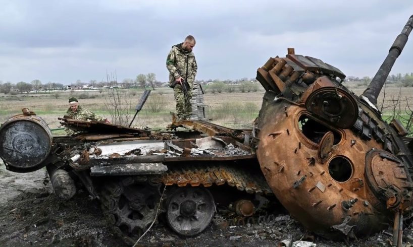 Critical hit on T-72 tank due to crew error caught on video