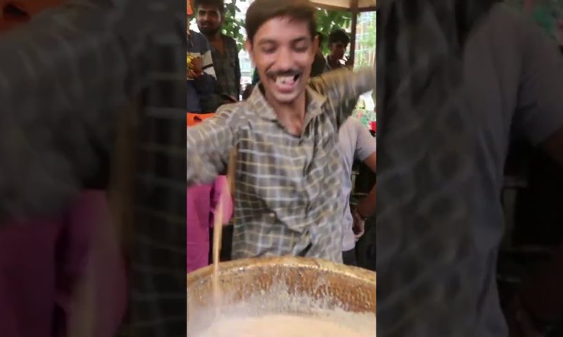 Dancing Chai Wala Indore #shorts #ashortaday #indorestreetfood