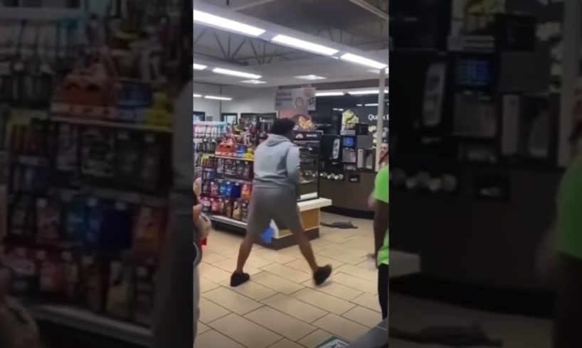 DRUNK GUY FIGHTS“ #2022 #viral #drunk #fight #hood #new #brownsville #store #dance #brooklyn