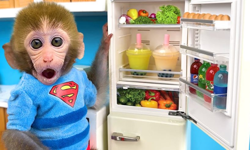 Monkey Baby Bon Bon washes hands in toilet and eats Colors Fruits with puppy and duckling