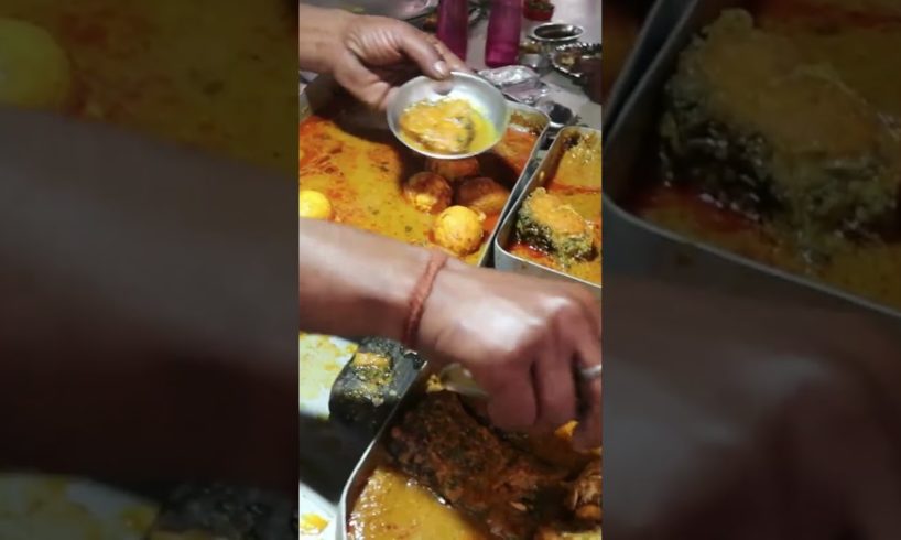 Jitna Sasta Utna Badia | Rui Machli Chawal 60 Rs #shorts  #streetfood  #kolkatastreetfood  #rice