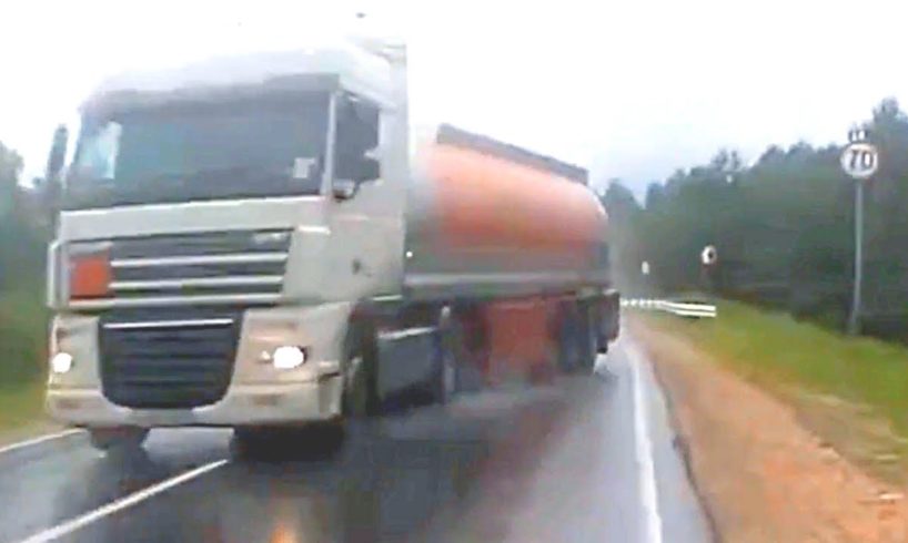 Truck drifting - Insane Car Crash Compilation : Ultimate Idiots in Cars Caught on Camera