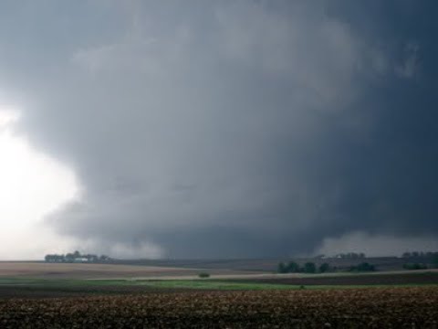 Parkersburg, Iowa EF5 Tornado May 25, 2008 Compilation