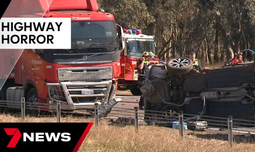 Four people killed in horror crash on Hume Highway | 7NEWS