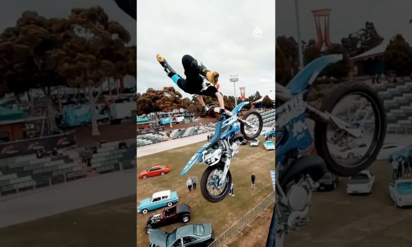 Guys Pulls off Awe-Inspiring Stunts on Dirtbikes |People Are Awesome