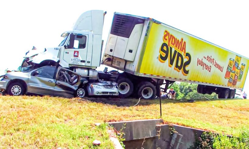 Best Top New Dangerous Truck & Car Crash On Highway - Idiot At Work September Fails Of Year 2023