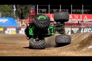Monster Jam Madness || Jaw-Dropping Air, Epic Saves, and Unbelievable Moments #monster