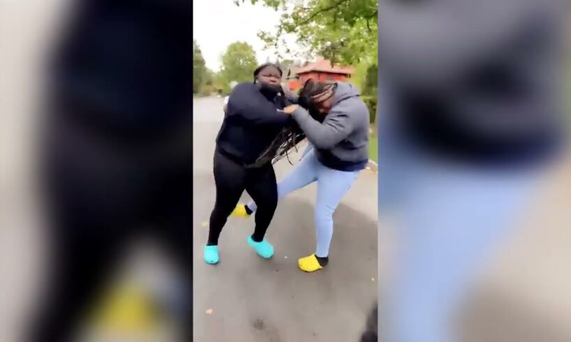 Hood Girl Street Fight