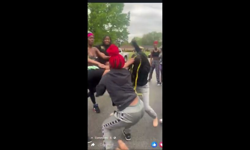 Hood Girl  Fight In Class