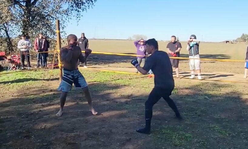 Mexican boxer vs MMA fighter !!! Fast Run !!!