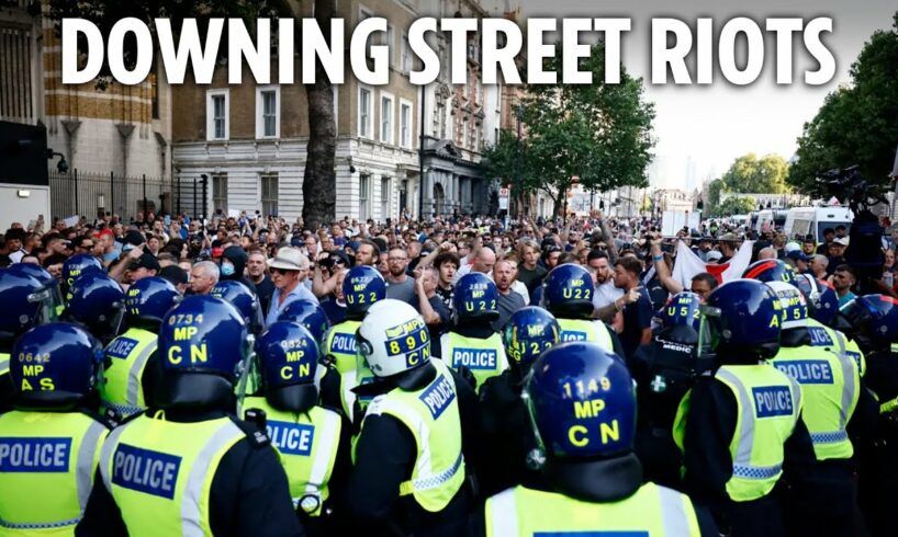 Violent mob fights with cops at Downing Street 24 hours after Southport riots