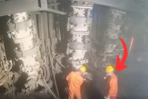 💀 WORKER GETS BLOWN UP BY A PRESSURIZED PIPE | ACCIDENT CAUGHT ON CAMERA