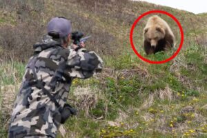 12 Times Hunters Messed With The Wrong Animals (Part 4)