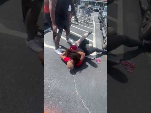 ATL DUDE JUMPS IN FEMALE COWORKER FIGHT | -_- | HOOD FIGHT | GHETTOATL |  GIRL FIGHT