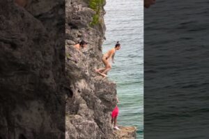 Beach Girls just want to have Fun🍹awesome cliff jumping #beach #thrill #shorts