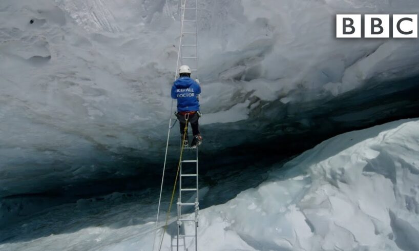 Crossing Everest’s deadly slopes | Earth's Natural Wonders: Living on the Edge  - BBC