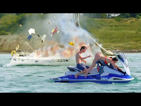 Shocking Idiots In Boats Fails of The Week💥