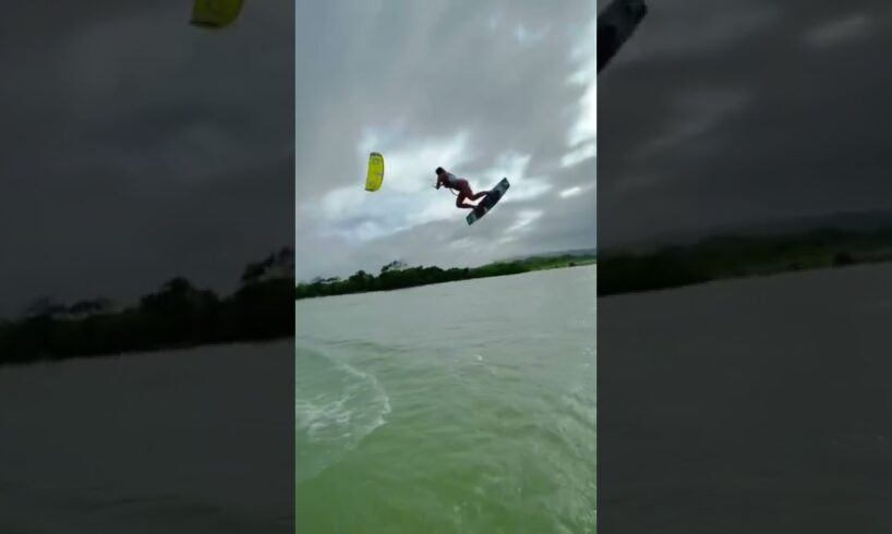 Epic Kitegirl Kitesurf Fail! 😱🤣