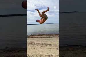 People Are Awesome - Guy Attempts Multiple Front Flips at Beach ｜ Peopl..