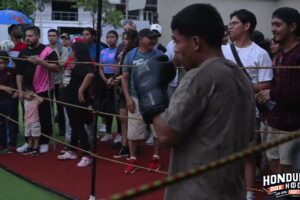 EPIC STREET BOXING FIGHT sem Lopez vs juancito Castro - MMA VS KARATE!!!! Honduras hoodfight #7