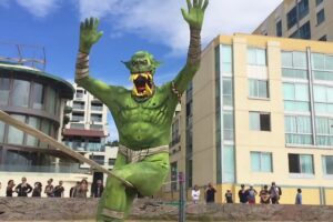 Halloween Thrills: 20 Minutes Of Awesome People in Wild Costumes