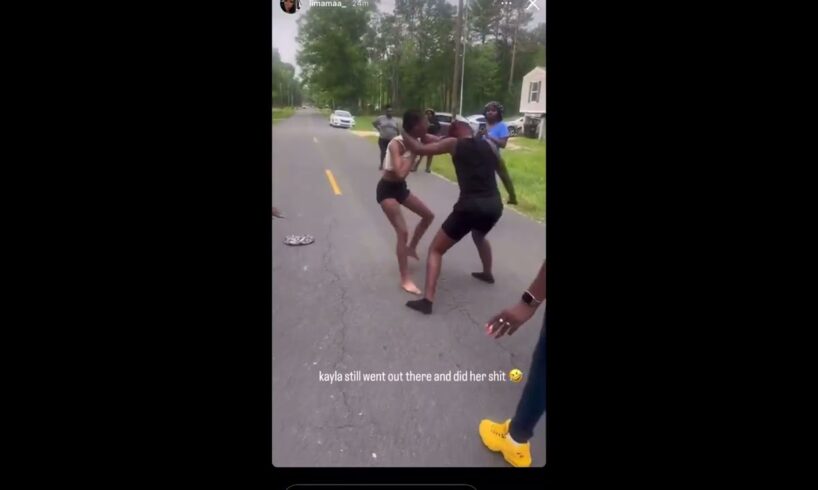 Hood Girl Street Fight