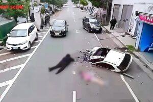 75 Crazy Moments Near Miss Video Car Crashes On The Road You Wouldn't Believe if Not Filmed