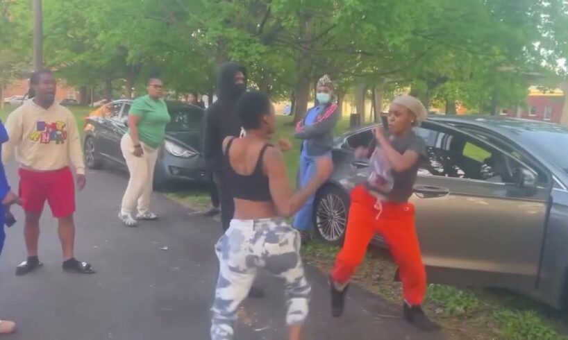 Hood Girl Street  Fight