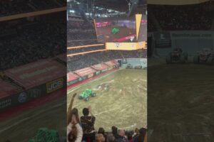 Monster Jam Best grave digger moment backflip #monstertruck #gravediggermonstertruck #awesome