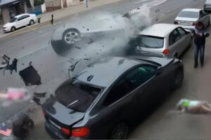 118 Shocking Car Crashes of Idiots In Cars Got Instant Karma You Wouldn't Believe if Not Filmed